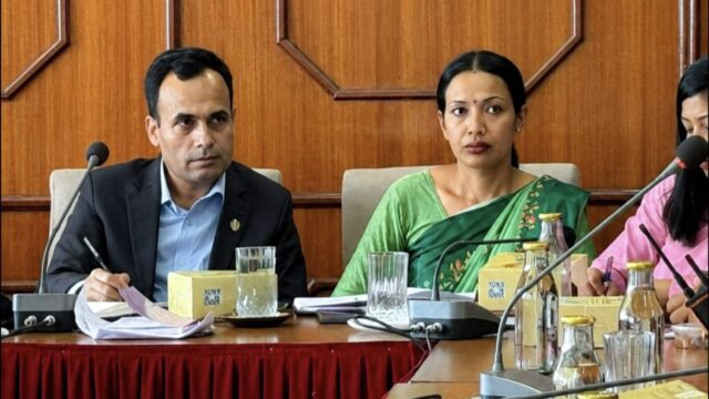 बञ्चरेडाँडाका पीडित जनताको मुद्दामा पछि नहट्ने सांसद आशिकाको अडान